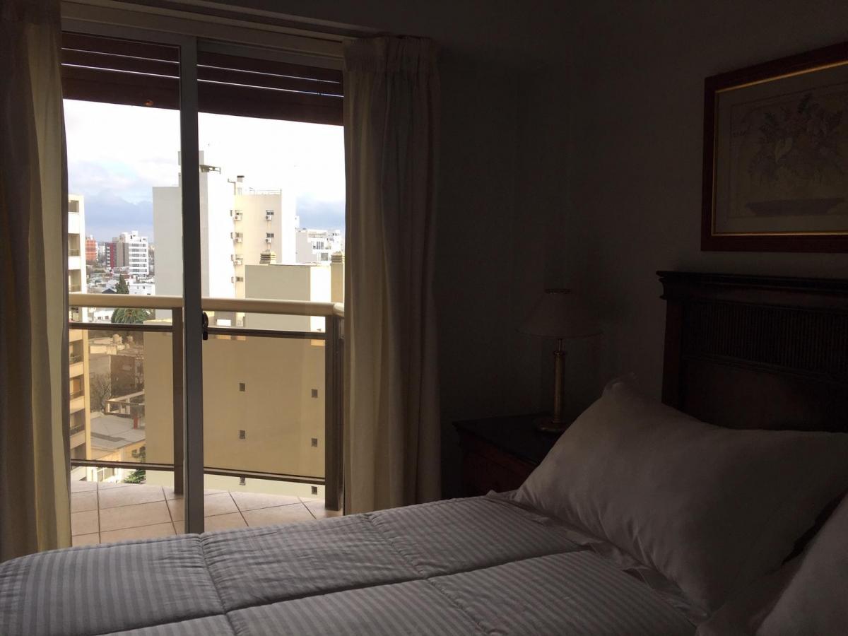 Piso en Venta de 4 Dorms. 1