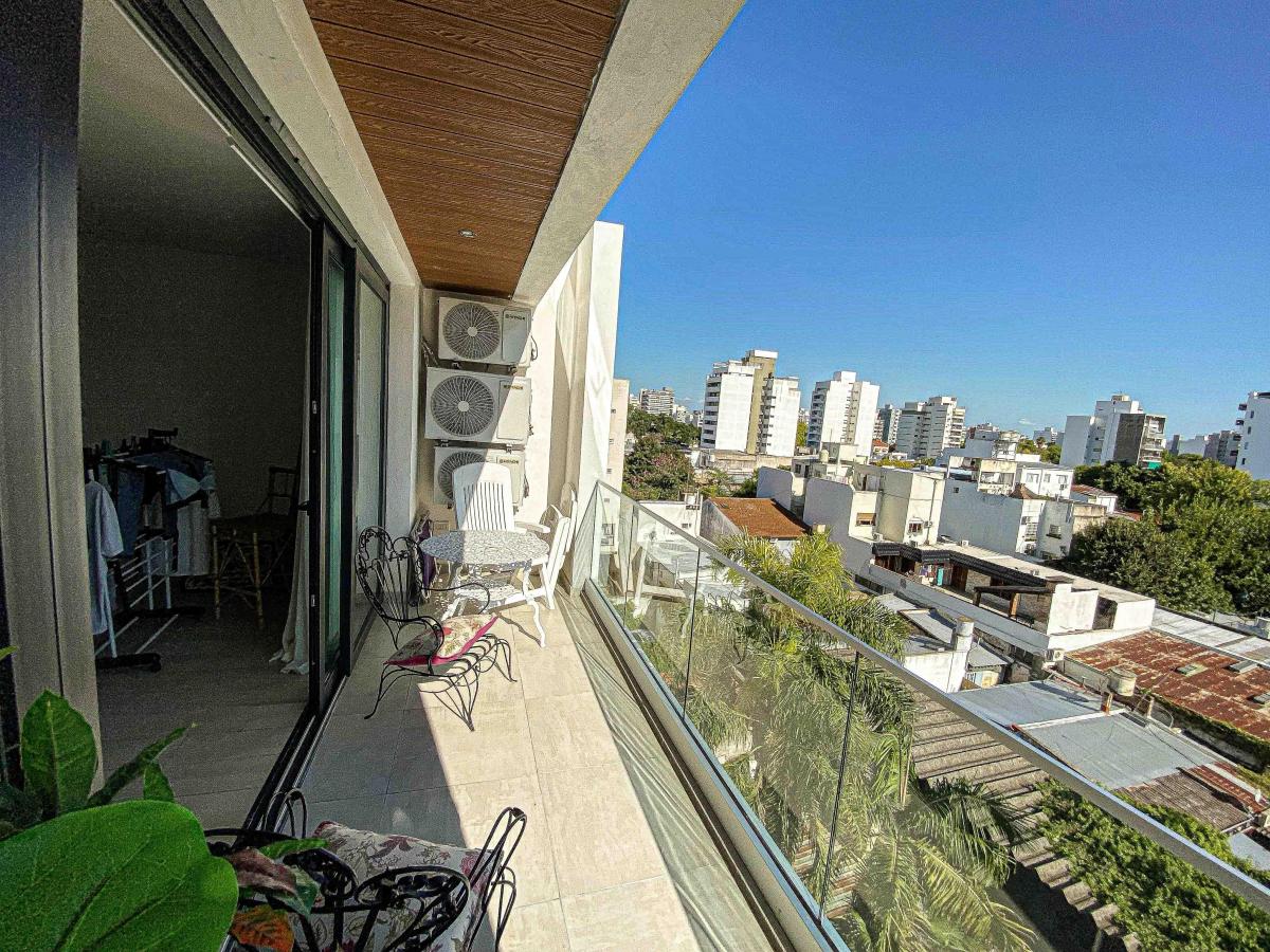 Depto en Venta de 2 Dorms 5