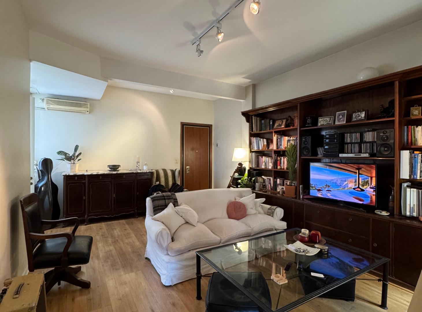 Foto de Departamento - 3 Ambientes con Dependencia Apto Crédito - VENTA, imagen 1