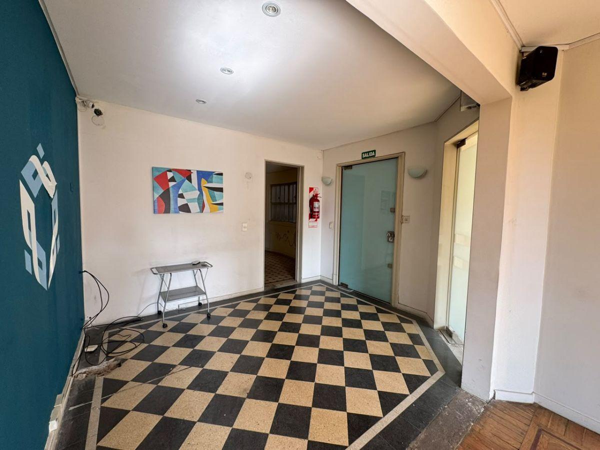 Foto de *EXCEPCIONAL OFICINA EN EDIFICIO FRANCÉS FRENTE A PLAZA SAN MARTÍN*, imagen 4