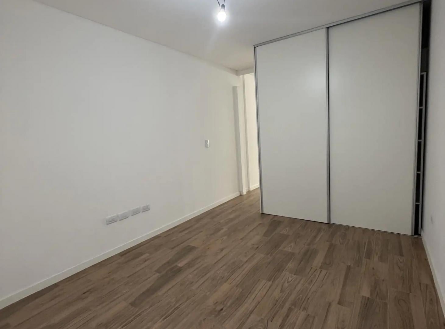 Foto de Unico departamento 2 amb. a estrenar de mas de 90m2 y dos patios!, imagen 5