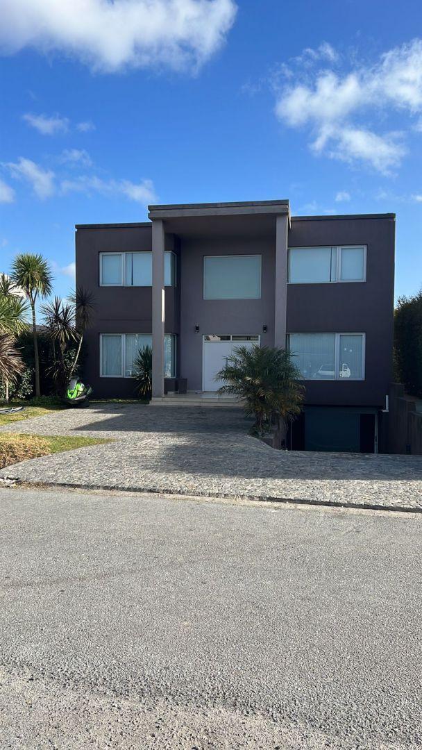 Casa 5 ambientes. | Aut. Buenos Aires - Mar del Plata al Km 00