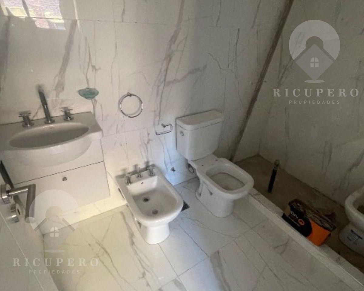 Dpto en Duplex 5 Ambientes en Venta 2