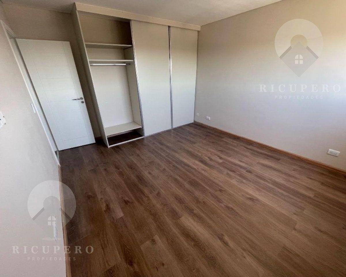 Dpto en Duplex 5 Ambientes en Venta 3