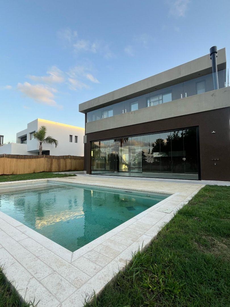 Casa en Barrio Cerrado 3