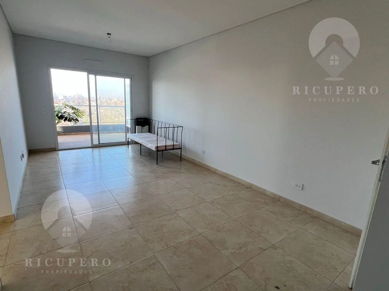 Alquiler departamento tres ambientes Quilmes 1