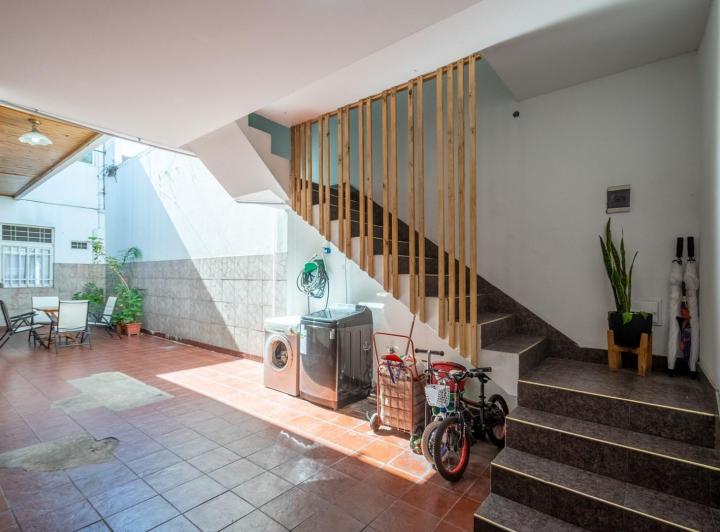 VENTA - CASA LOTE PROPIO - MONTE CASTRO - PATIO - COCHERA - TERRAZA 2