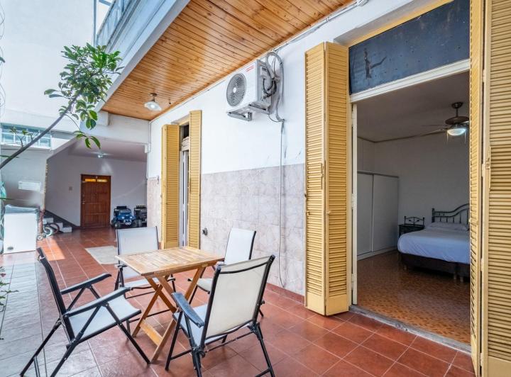 VENTA - CASA LOTE PROPIO - MONTE CASTRO - PATIO - COCHERA - TERRAZA 3