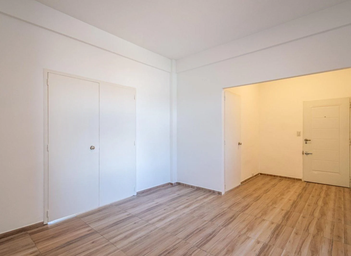 VENTA - 3 AMBIENTES - BALCON - LUMINOSO - CERCANIA AL OBELISCO - IDEAL AIRBNB - SUBTE B Y D - BARR