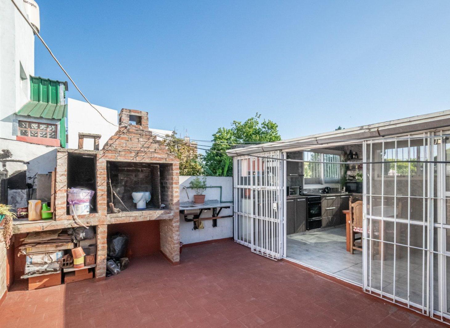 VENTA - PH 3 AMBIENTES y 1/2 - REFACCIONADO - TERRAZA - PARRILLA - SIN EXPENSAS - VILLA URQUIZA