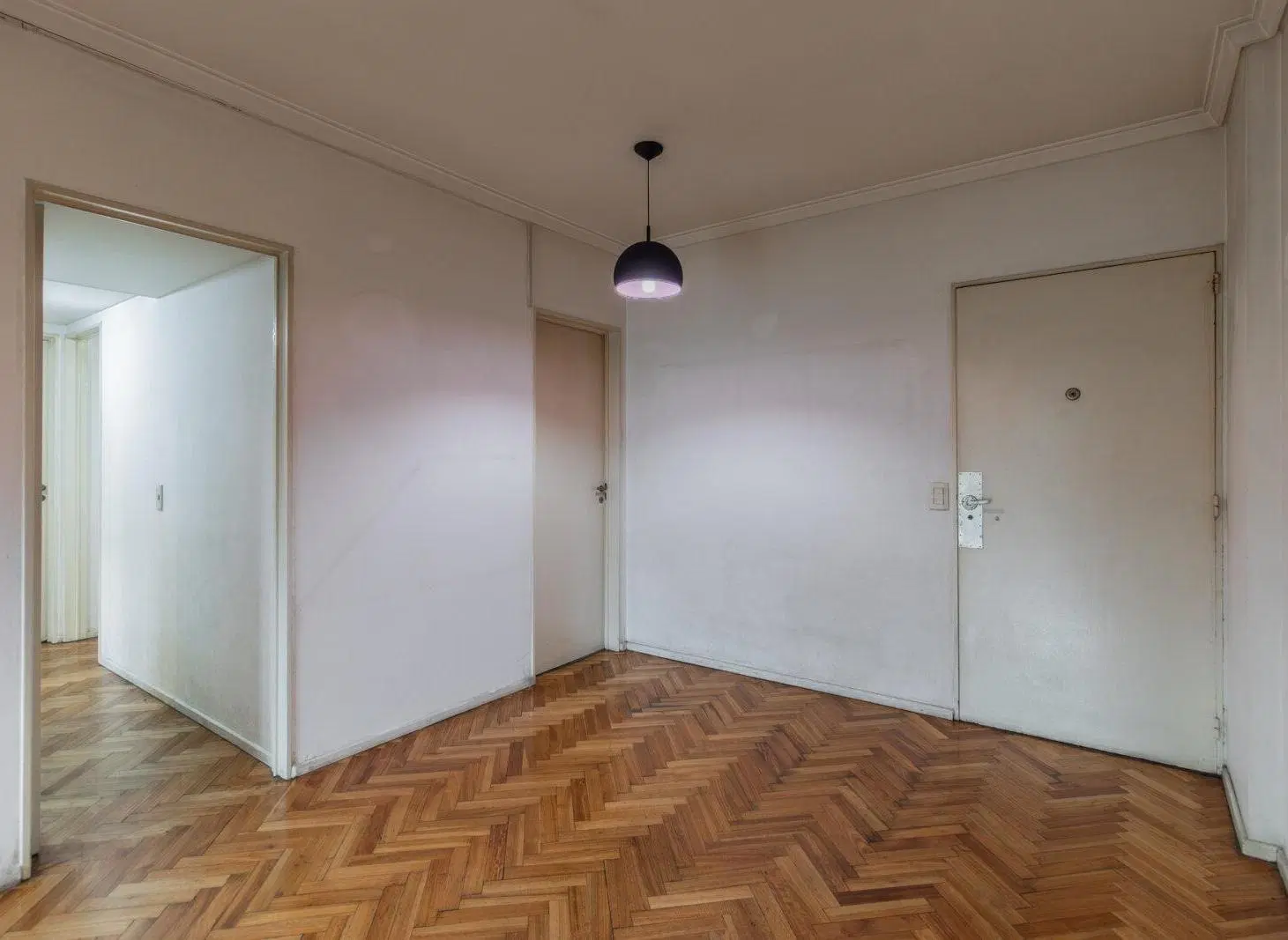 Venta Dto 3 amb al frente, dependencia y cochera fija.Balcón, luminoso. 4