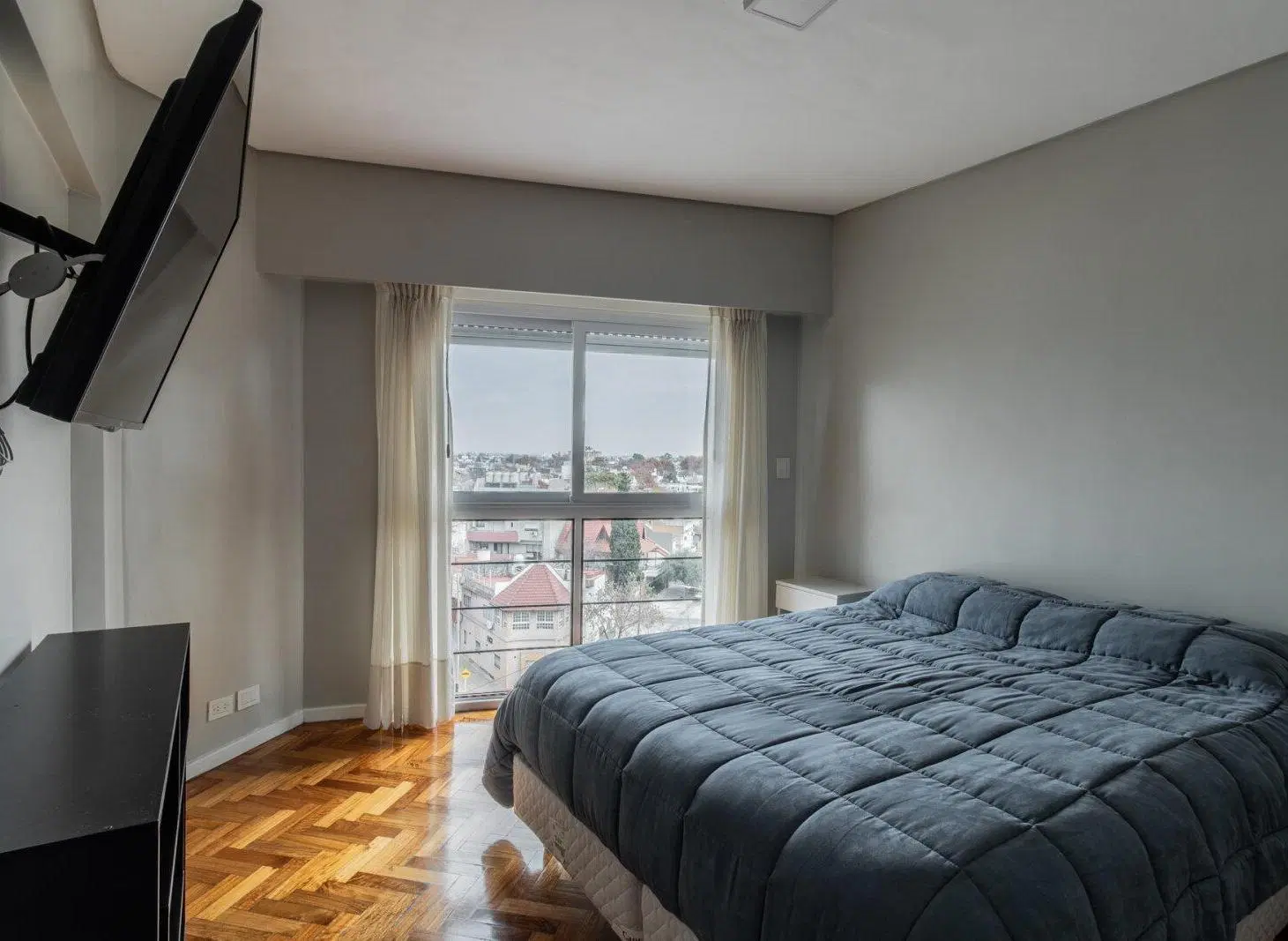 VENTA DEPARTAMENTO DE 4 AMBIENTES CON BALCÓN Y COCHERA EN LINIERS 4