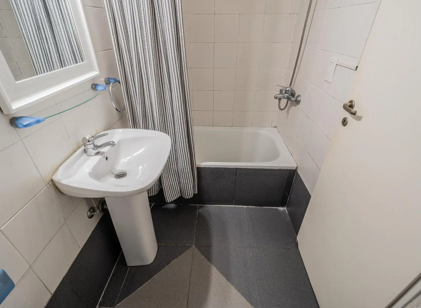 DTO VENTA 2 AMB DOBLE ALTURA, PILETA, APTO CRÉDITO + APTO PROFESIONAL, GUARDACOCHE. PALERMO 5