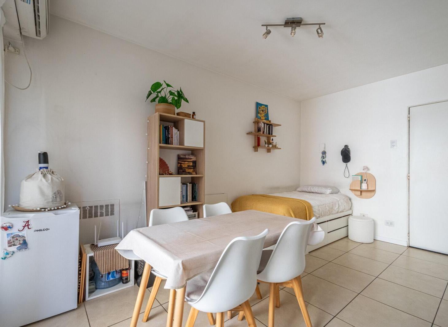 Foto de VENTA - DEPARTAMENTO - MONOAMBIENTE - LUMINOSO EN BALVANERA, imagen 1