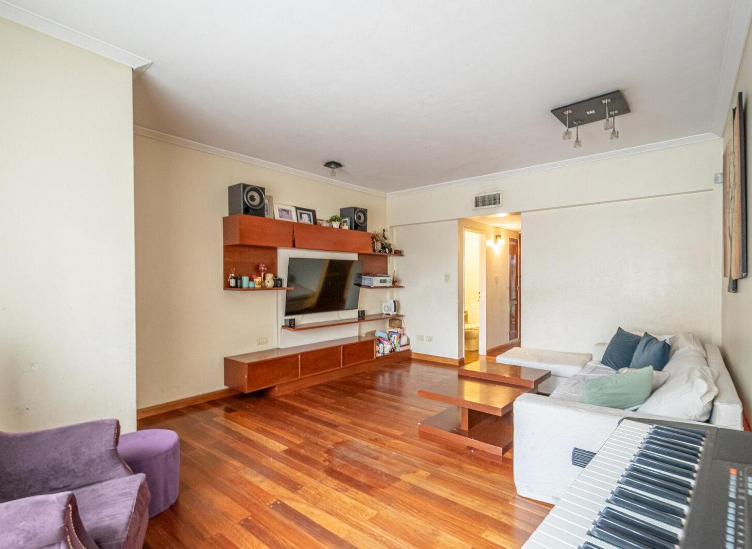 Foto de VENTA DÚPLEX DE 4 AMBIENTES CON PATIO Y COCHERA EN BARRIO NAÓN MATADEROS, imagen 4