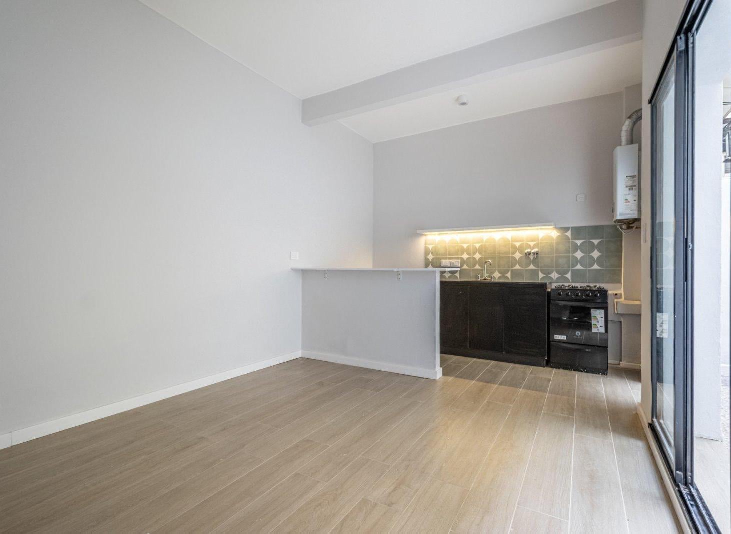 Foto de VENTA - PH - 2 AMB - LUMINOSO - RECICLADO A NUEVO - SAAVEDRA, imagen 3