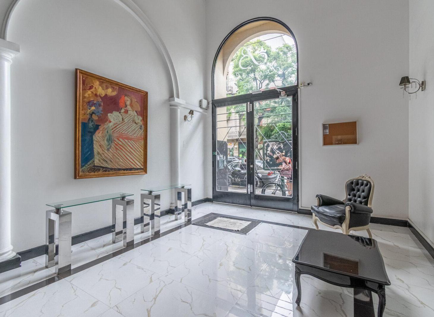 Foto de VENTA - DEPARTAMENTO - 1 AMBIENTE - PISO ALTO - LUMINOSO - CON COCHERA, imagen 5