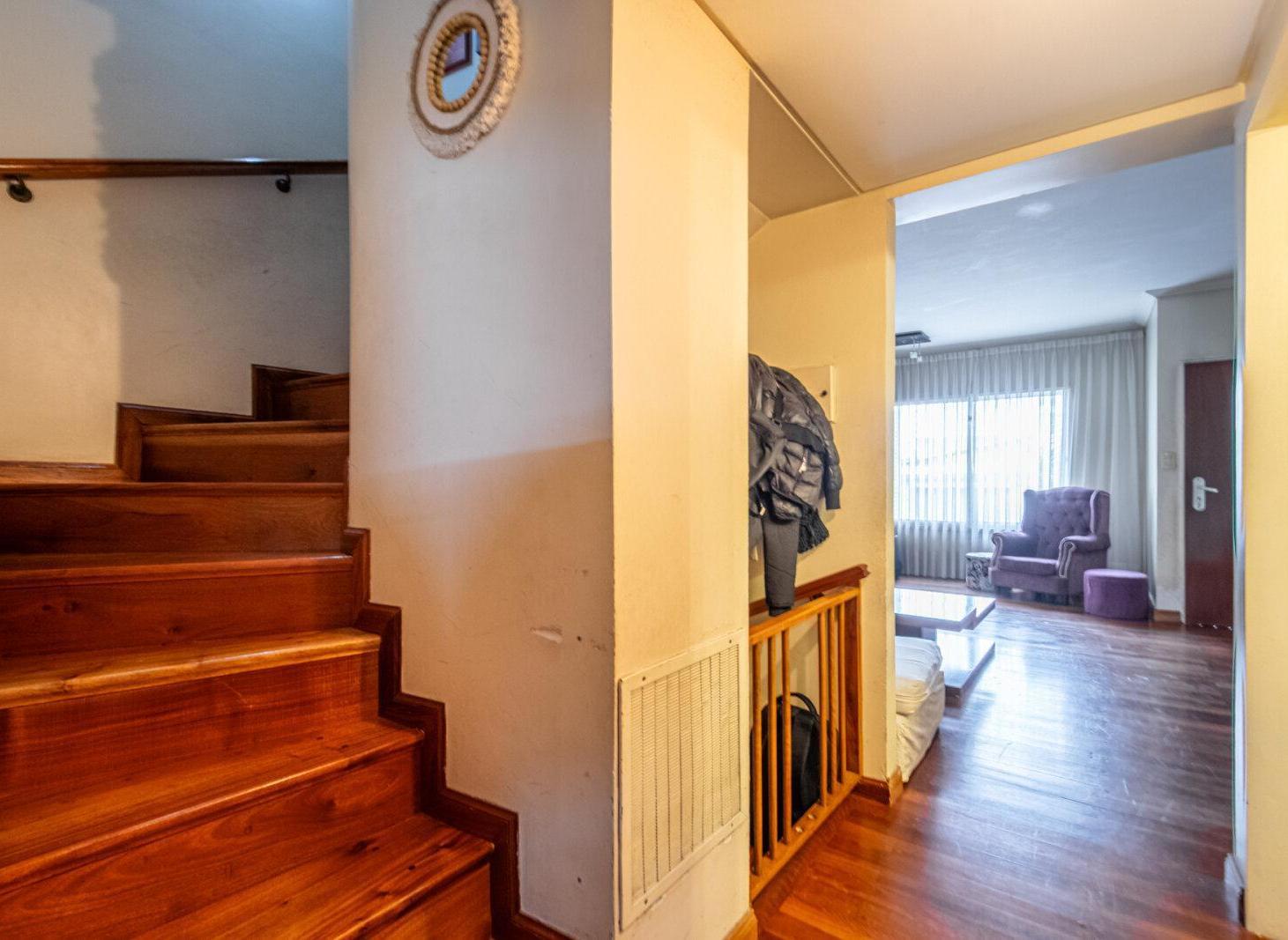 Foto de VENTA DÚPLEX DE 4 AMBIENTES CON PATIO Y COCHERA EN MATADEROS, imagen 4