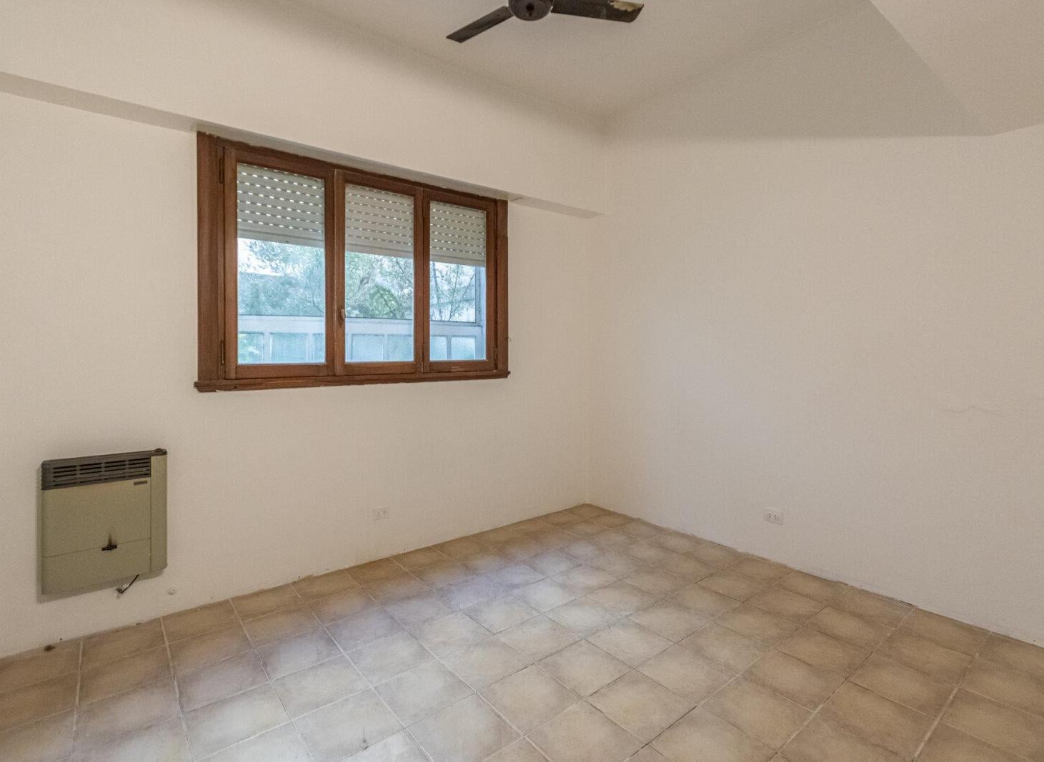 Foto de VENTA DEPARTAMENTO DE 4 AMBIENTES PLANTA BAJA LATERAL CON LAVADERO EN, imagen 5