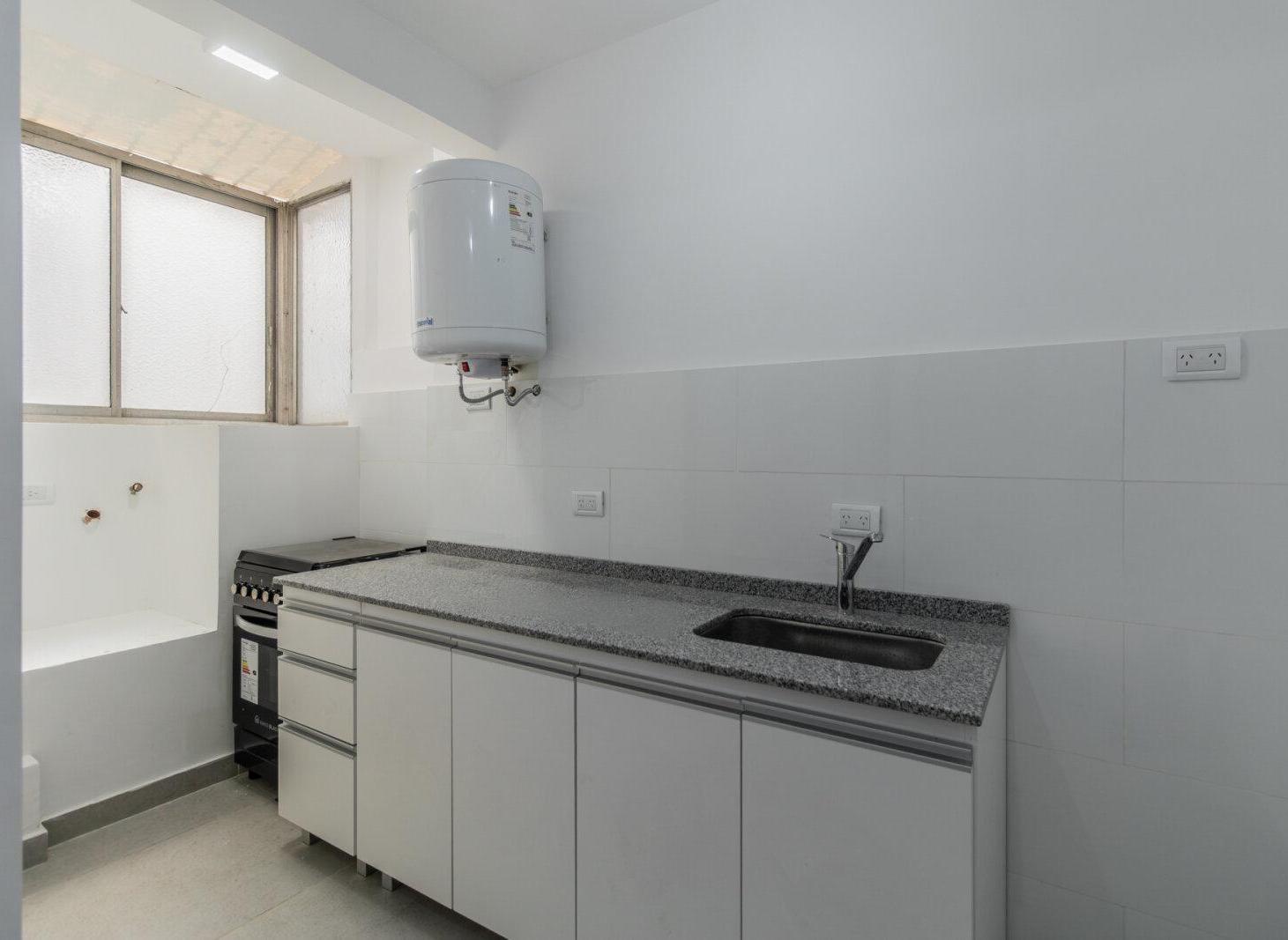 Foto de VENTA DEPARTAMENTO DE 2 AMBIENTES EN FLORESTA, imagen 2