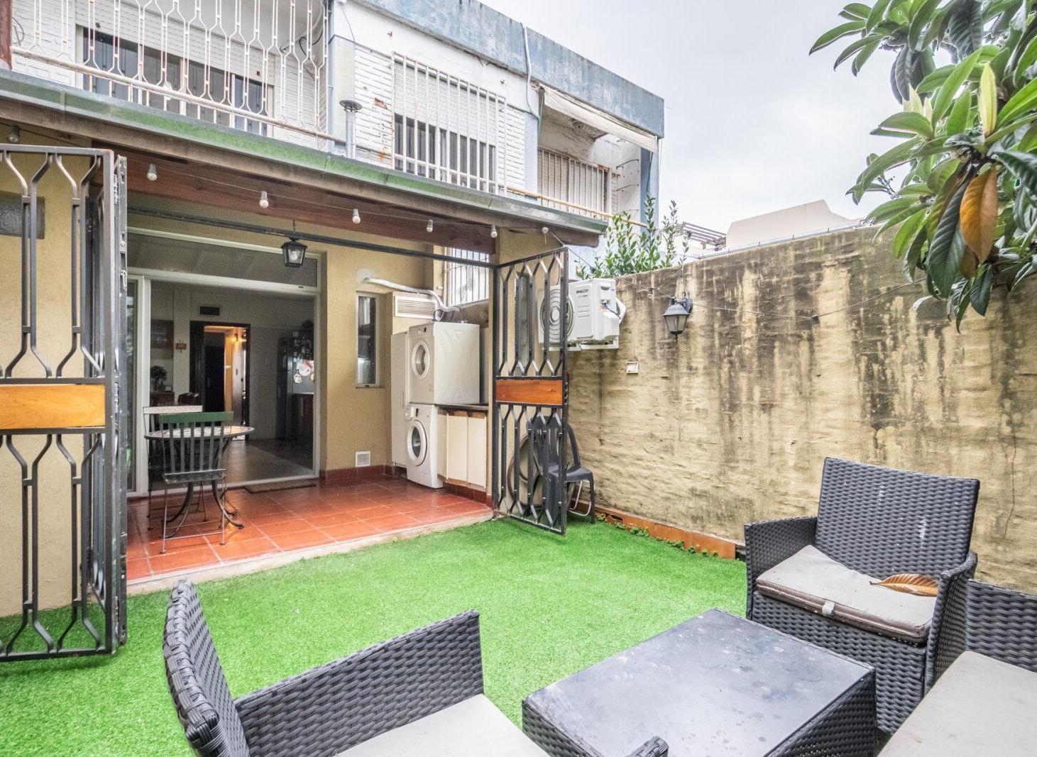Foto de DÚPLEX 4 AMBIENTES CON PATIO, PARRILLA Y COCHERA DOBLE EN BARRIO NAÓN, imagen 3