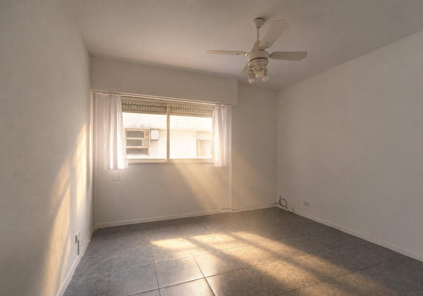 Foto de Venta - 2 Ambientes - Piso Alto - Luminoso - Balcón - Facultad de, imagen 2