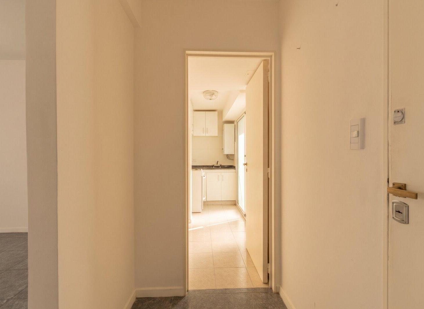 Foto de Venta - 2 Ambientes - Piso Alto - Luminoso - Balcón - Facultad de, imagen 4