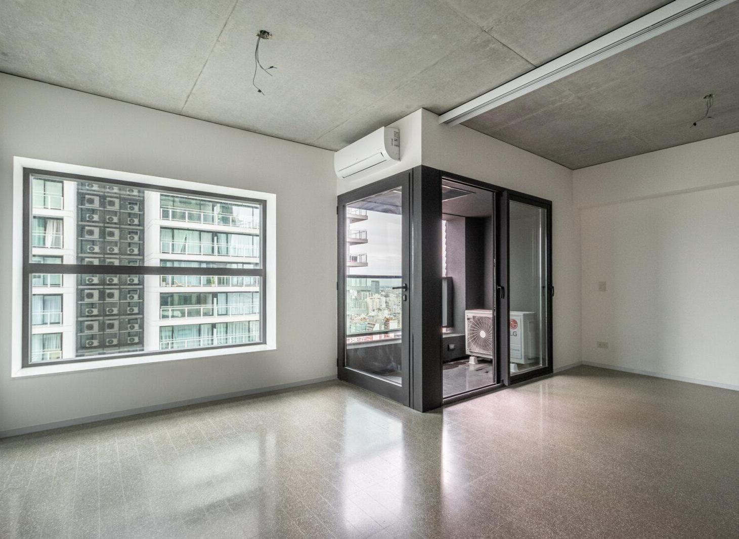 Foto de VENTA. DEPARTAMENTO. 2 AMB. AV HUERGO. PISO ALTO. AMENITIES, imagen 1