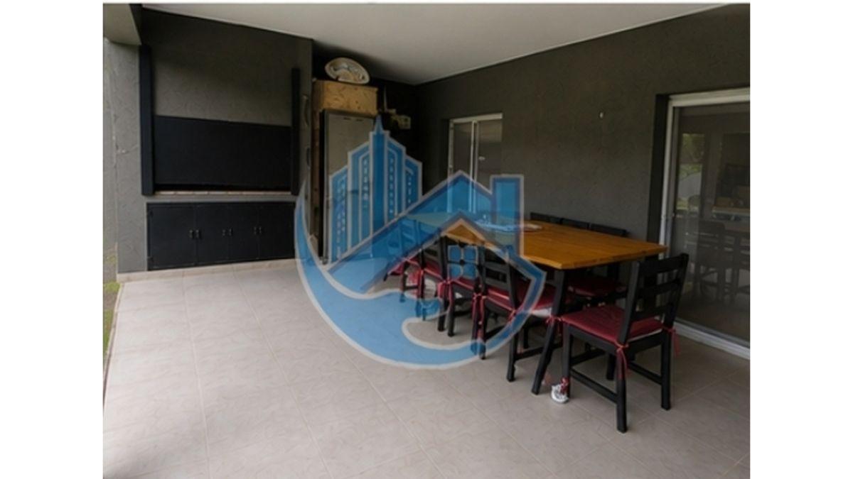 CASA MODERNA EN UNA PLANTA - LOTE INTERNO – APTA CREDITO– BARRIO SAN FRANCISCO, VILLANUEVA