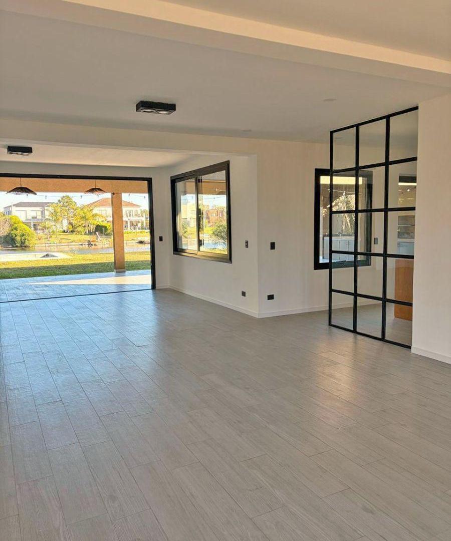 Foto de CASA A LA LAGUNA EN VENTA – FINANCIACIÓN DIRECTA HASTA 20 AÑOS, imagen 2