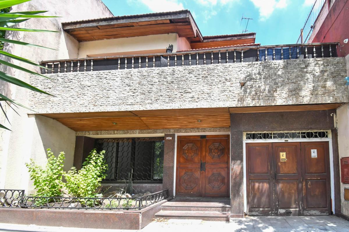 Terreno 1800 m² Cons (22.8 m Pb + 7pisos + 2retiros) / Casa en Venta - Boedo 5