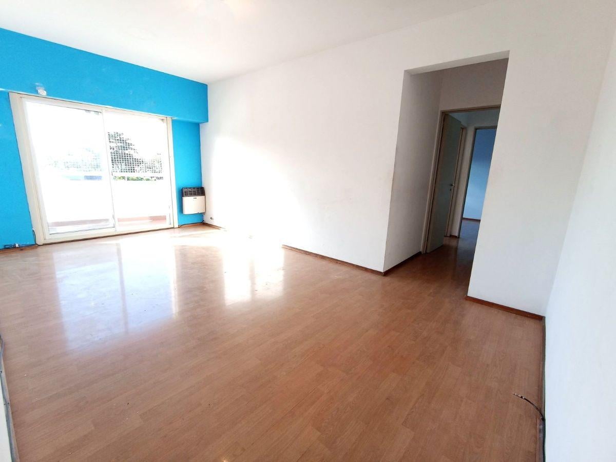 Foto de Departamento En Alquiler 3 Amb - Parque Chacabuco, imagen 2