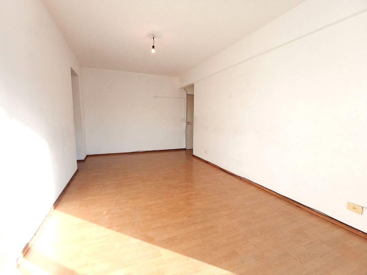 Foto de Departamento En Alquiler 3 Amb - Parque Chacabuco, imagen 3