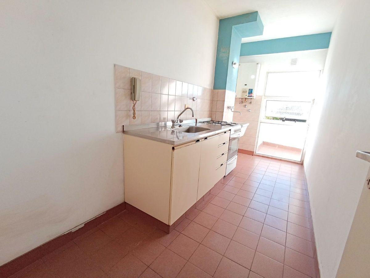 Foto de Departamento En Alquiler 3 Amb - Parque Chacabuco, imagen 5