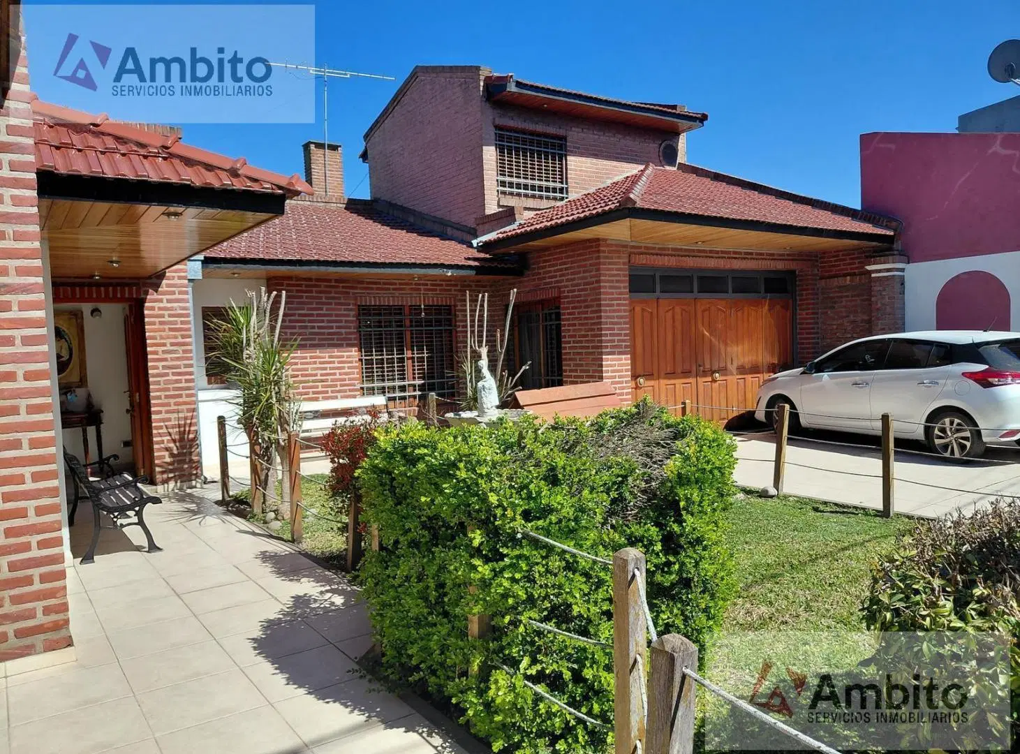 Casa en venta Tolosa, La Plata. 3 dormitorios. Parque y piscina. 1