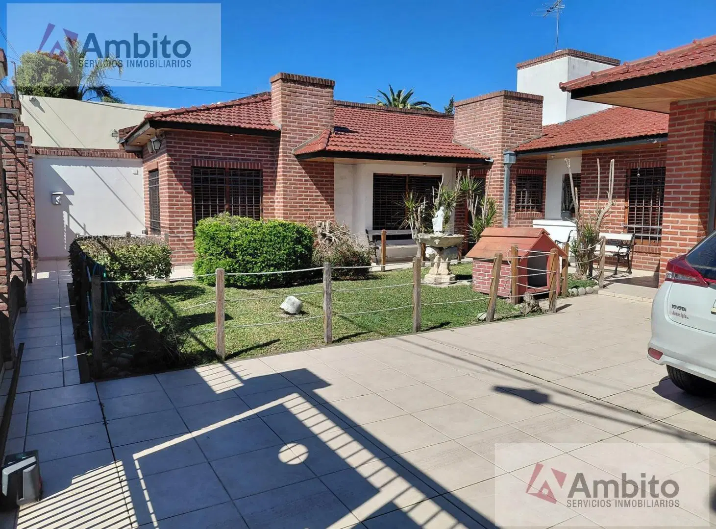 Casa en venta Tolosa, La Plata. 3 dormitorios. Parque y piscina. 4