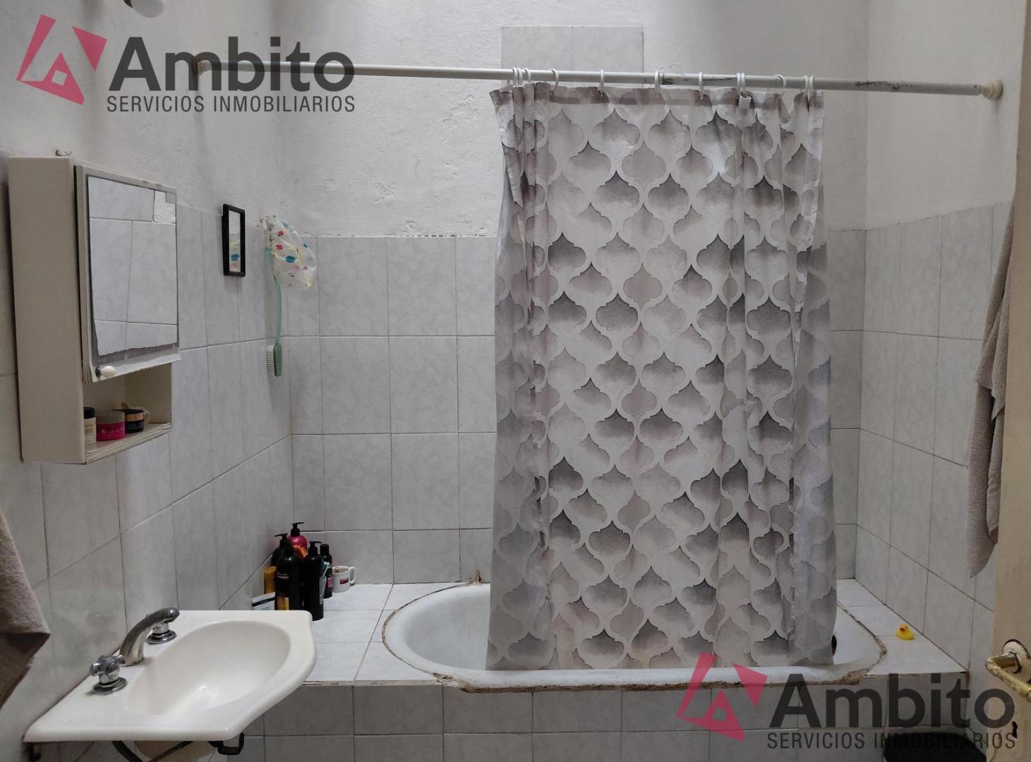 Foto de Lote de 473 m², con dos inmuebles independientes a demoler/refaccionar, imagen 1
