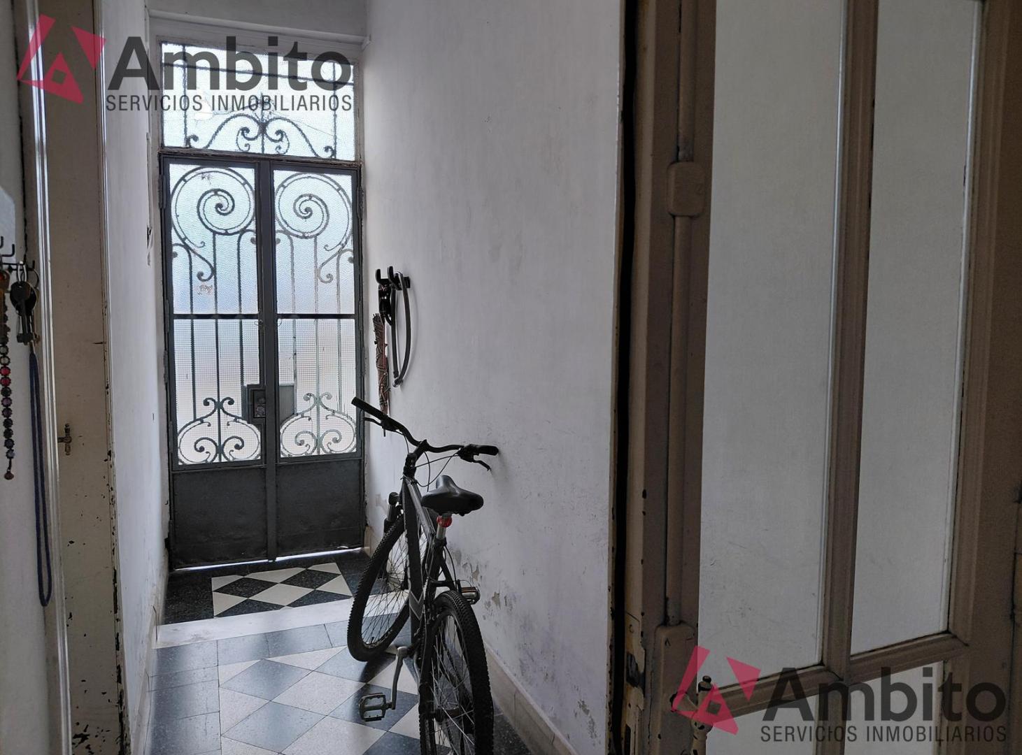 Foto de Lote con dos inmuebles independientes-La Plata, imagen 2