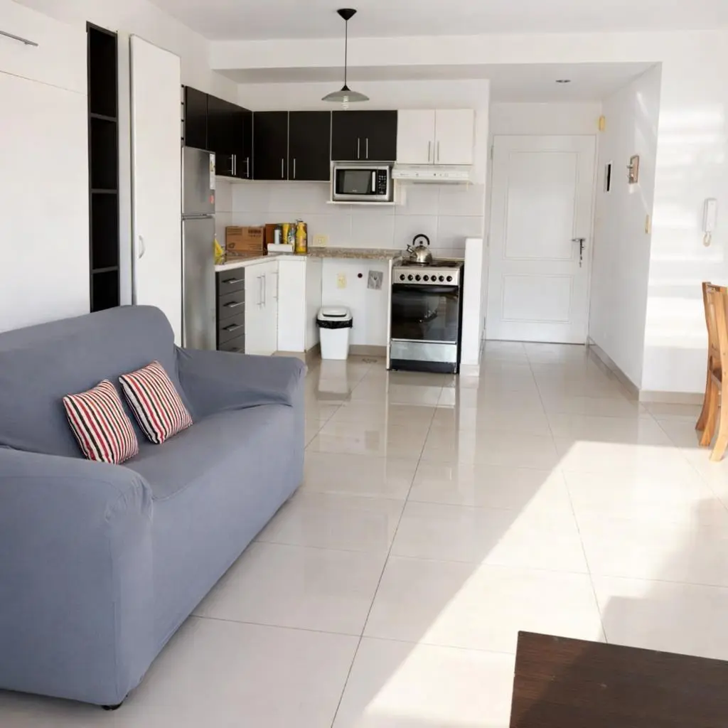 Almagro | Monoambiente amueblado muy luminoso con balcón y excelente distribución 1