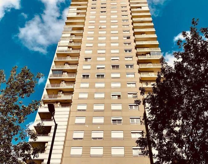 Torre Ruggieri Piso Alto Vista Rio Balcon Esquinero 2