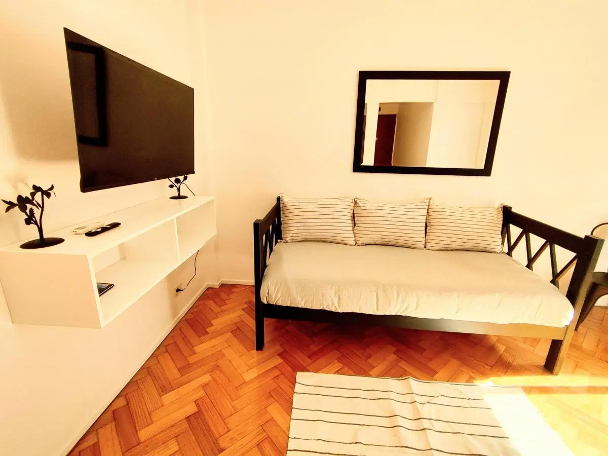 2 ambientes  en Parque Las Heras con Patio Reciclado 5
