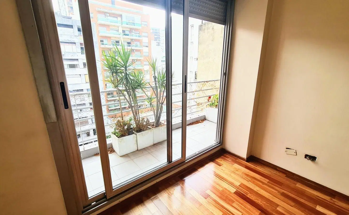3amb 2 baños completos Vista Abierta 2