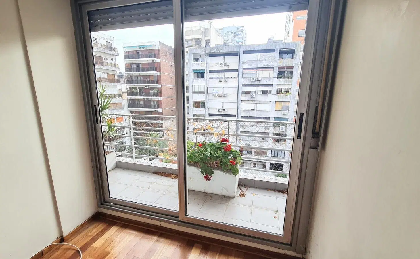 3amb 2 baños completos Vista Abierta 1