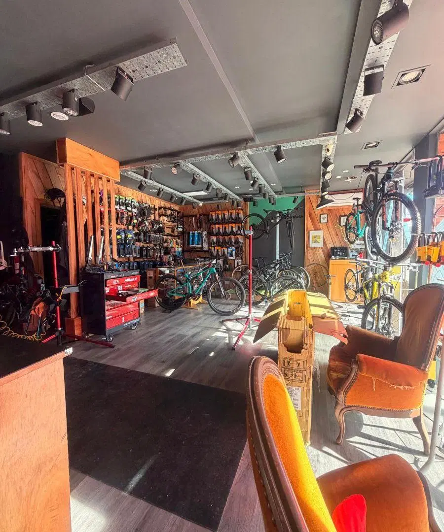 Alquiler Local Comercial en Recta Martinolli PLANTA LIBRE 2
