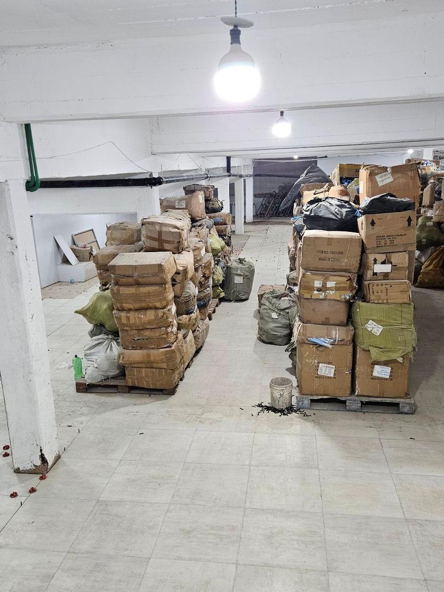 Importante Local Comercial con Deposito (1500 M²)y Vivienda en Plant Alta 2