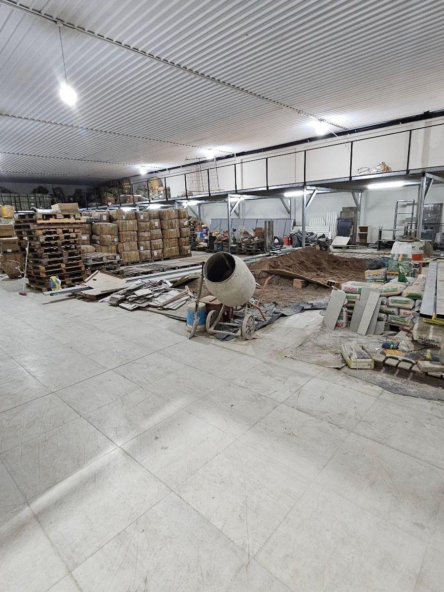 Importante Local Comercial con Deposito (1500 M²)y Vivienda en Plant Alta 5