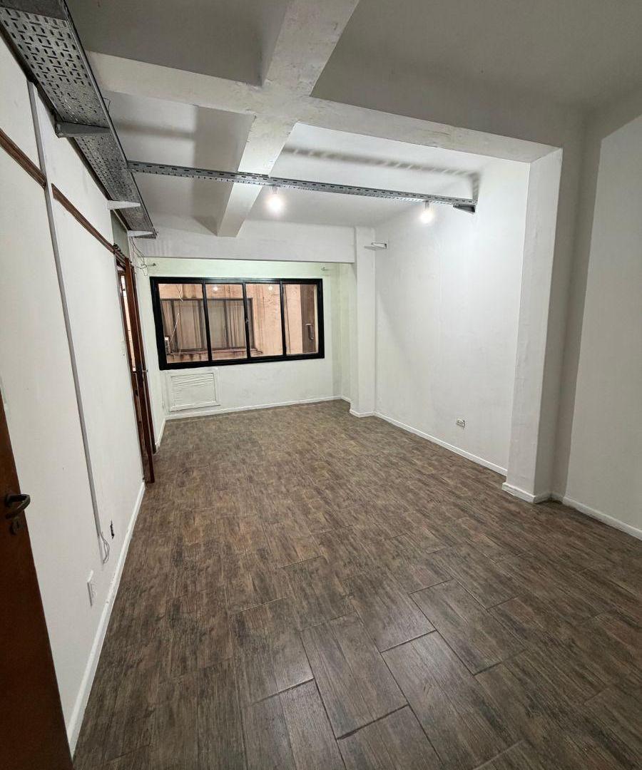 Foto de Se vende cómoda oficina en zona tribunales, imagen 3