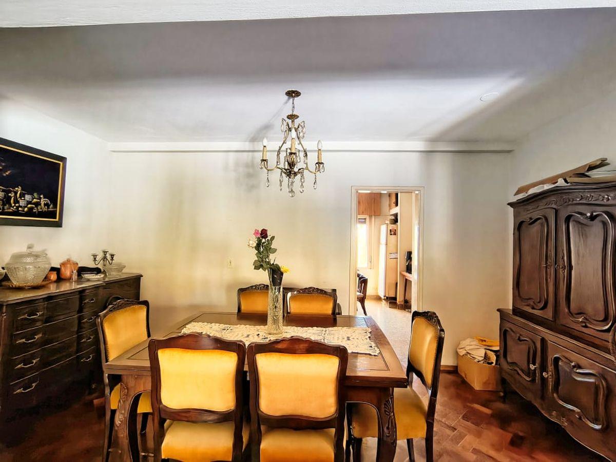 Foto de BARRIO PATRIA AMPLIA CASA GRAN PATIO CESPED 4 DORMITORIOS UNO EN PB, imagen 5