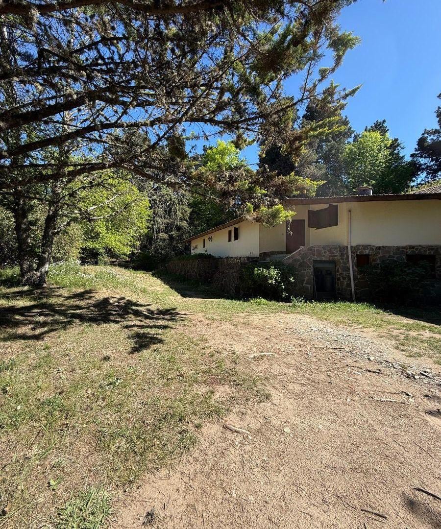 VILLA BERNA HERMOSA CASA EN GRAN TERRENO SE VENDE - RECIBE MENOR
