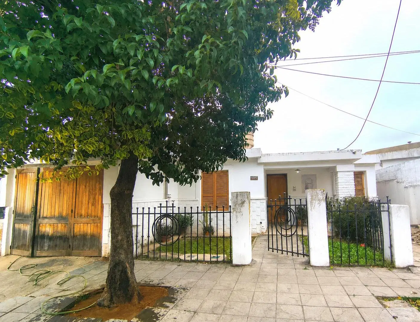 CASA 3 DORMITORIOS MAS DEPARTAMENTO A RECICLAR CON ACCESO INDEPENDIENTE SERVICIOS ACTIVOS 1